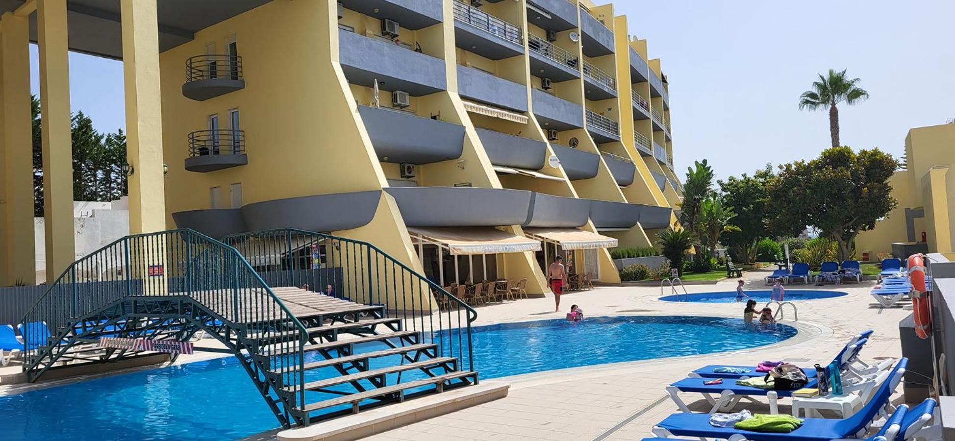 Lagos-Piscine Et Mer- Condominio Do Mar Exterior photo